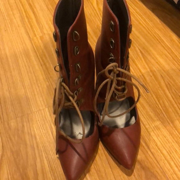 Michael Antonio Tie up booties - Picture 3 of 8